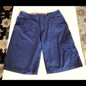 Lululemon Men’s 36, Kahuna Cargo 11” Shorts, GUC